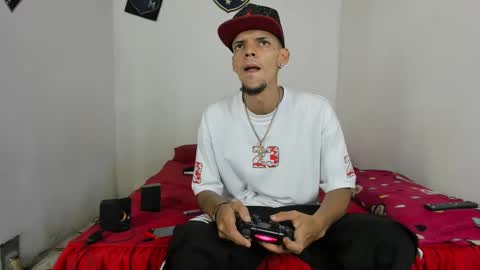 Snapshot of johan_and_antonella chatting on February 2025 04:58:02 AM johan_and_antonella online show from February 2025 04:58:02 AM