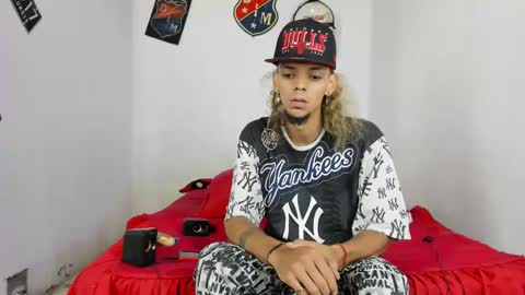 Snapshot of johan_and_antonella chatting on February 2025 10:37:02 AM johan_and_antonella online show from February 2025 10:37:02 AM