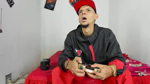 Snapshot of johan_and_antonella chatting on February 2025 12:32:01 AM johan_and_antonella online show from February 2025 12:32:01 AM