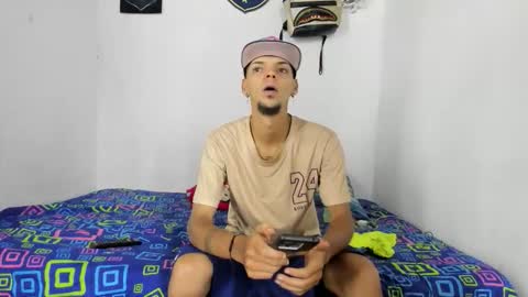 Snapshot of johan_and_antonella chatting on September 2025 04:01:02 AM johan_and_antonella online show from September 2025 04:01:02 AM