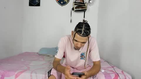 Snapshot of johan_and_antonella chatting on September 2025 03:30:02 AM johan_and_antonella online show from September 2025 03:30:02 AM