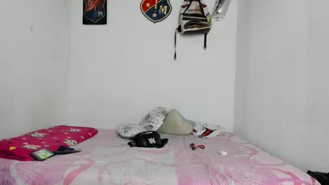 Snapshot of johan_and_antonella chatting on September 2025 11:17:02 PM johan_and_antonella online show from September 2025 11:17:02 PM