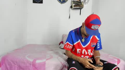 Snapshot of johan_and_antonella chatting on September 2025 03:34:01 AM johan_and_antonella online show from September 2025 03:34:01 AM