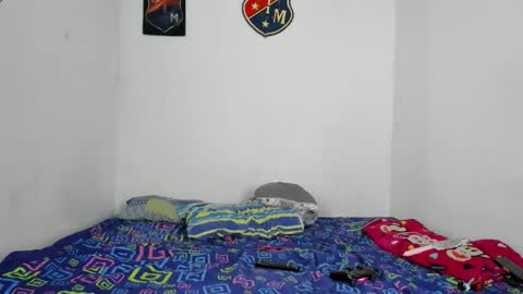 Snapshot of johan_and_antonella chatting on October 2025 04:57:02 AM johan_and_antonella online show from October 2025 04:57:02 AM