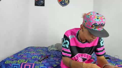 Snapshot of johan_and_antonella chatting on October 2025 03:40:02 AM johan_and_antonella online show from October 2025 03:40:02 AM