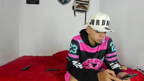 Snapshot of johan_and_antonella chatting on November 2025 05:32:02 AM johan_and_antonella online show from November 2025 05:32:02 AM