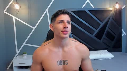 Snapshot of johan_williams_07 chatting on December 2024 06:25:02 AM Johan Williams online show from December 2024 06:25:02 AM