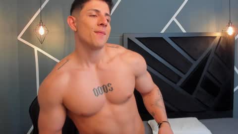 Snapshot of johan_williams_07 chatting on December 2024 07:17:02 AM Johan Williams online show from December 2024 07:17:02 AM