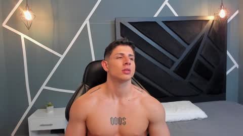 Snapshot of johan_williams_07 chatting on December 2024 10:22:02 AM Johan Williams online show from December 2024 10:22:02 AM