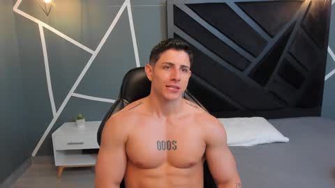 Snapshot of johan_williams_07 chatting on December 2024 08:24:01 AM Johan Williams online show from December 2024 08:24:01 AM