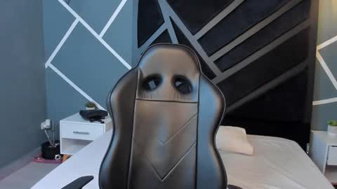 Snapshot of johan_williams_07 chatting on February 2025 05:52:01 AM Johan Williams online show from February 2025 05:52:01 AM