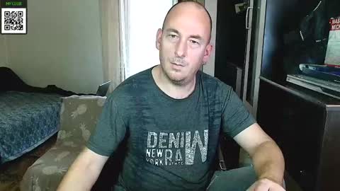 Snapshot of johanbarker chatting on December 2024 12:02:01 PM Johan online show from December 2024 12:02:01 PM