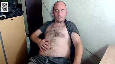 Snapshot of johanbarker chatting on December 2024 05:08:02 PM Johan online show from December 2024 05:08:02 PM