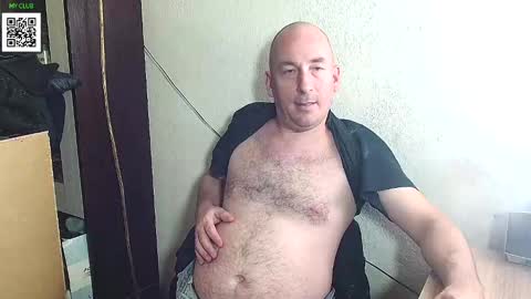 Snapshot of johanbarker chatting on January 2025 08:29:01 PM Johan online show from January 2025 08:29:01 PM