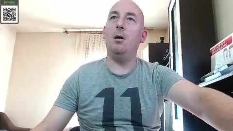 Snapshot of johanbarker chatting on January 2025 12:18:01 PM Johan online show from January 2025 12:18:01 PM