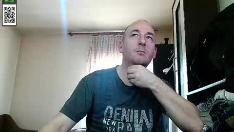 Snapshot of johanbarker chatting on February 2025 11:15:01 AM Johan online show from February 2025 11:15:01 AM