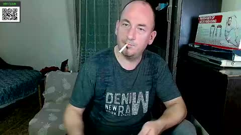 Snapshot of johanbarker chatting on February 2025 07:42:02 AM Johan online show from February 2025 07:42:02 AM