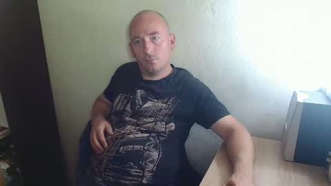 Snapshot of johanbarker chatting on November 2025 11:09:02 AM Johan online show from November 2025 11:09:02 AM