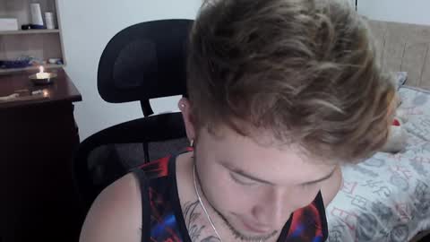 JOHAN independient model online show from December 2024 04:42:02 AM