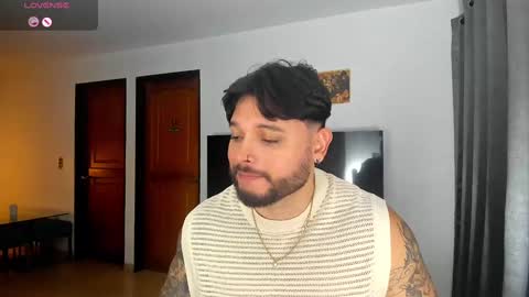 Snapshot of johatsu chatting on January 2025 01:42:01 AM King - online show from January 2025 01:42:01 AM