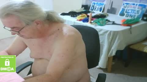 Snapshot of john_little_one chatting on January 2025 10:01:01 PM JOHN online show from January 2025 10:01:01 PM