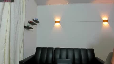 john_ssnow29 online show from June 2026 10:03:01 AM
