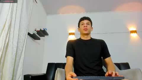 john_ssnow29 online show from June 2026 09:47:01 AM