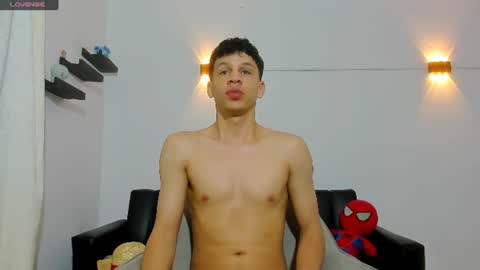 john_ssnow29 online show from June 2026 11:22:02 AM