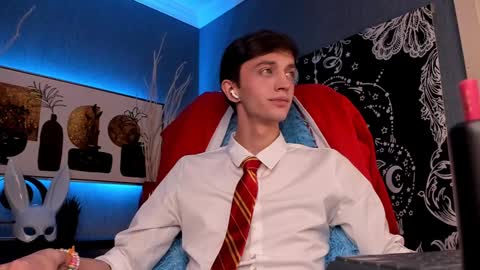 Snapshot of john_weasley chatting on December 2024 09:01:01 PM John online show from December 2024 09:01:01 PM