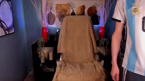 Snapshot of john_weasley chatting on February 2025 11:25:02 PM John online show from February 2025 11:25:02 PM