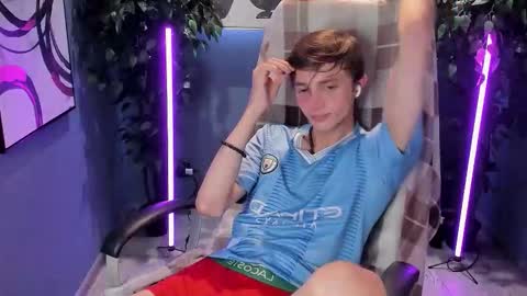 Snapshot of john_weasley chatting on September 2025 08:13:02 AM John online show from September 2025 08:13:02 AM