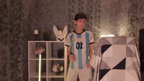 Snapshot of john_weasley chatting on September 2025 12:30:01 PM John online show from September 2025 12:30:01 PM