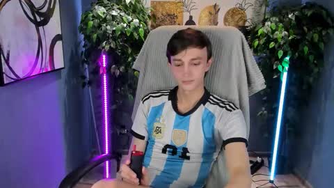 Snapshot of john_weasley chatting on October 2025 06:05:02 AM John online show from October 2025 06:05:02 AM