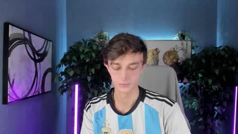 Snapshot of john_weasley chatting on November 2025 01:10:02 PM John online show from November 2025 01:10:02 PM