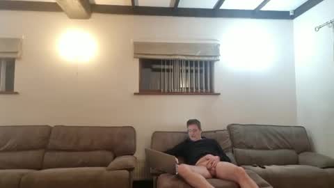 johnathan_stuart33 online show from March 2026 11:31:02 PM