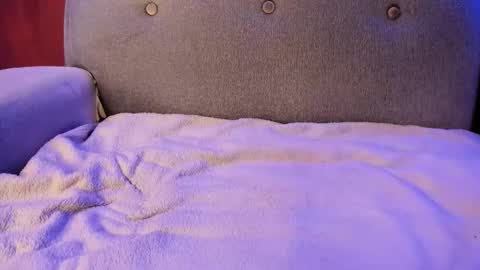 Snapshot of johncarrie chatting on October 2025 02:20:01 AM John carrie Independent Help me reach my goal 100 likes and 10000 followers online show from October 2025 02:20:01 AM