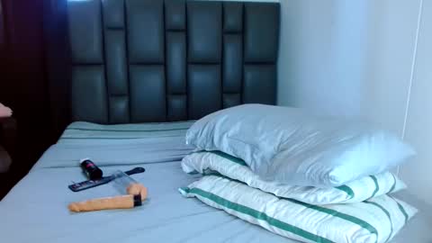 John Layton Independent Model online show from March 2026 12:12:02 PM