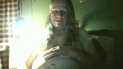 johnnieq1971 online show from April 2026 02:27:02 AM