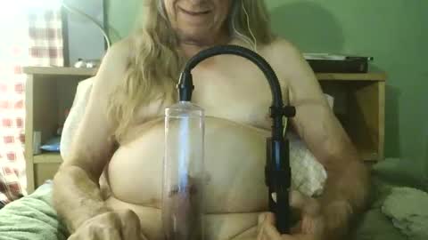 johnnieq1971 online show from May 2026 01:36:02 AM