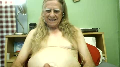 johnnieq1971 online show from June 2026 12:56:02 AM