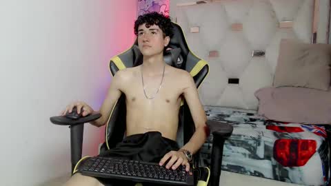 johnny_cagee online show from October 2025 04:40:01 AM