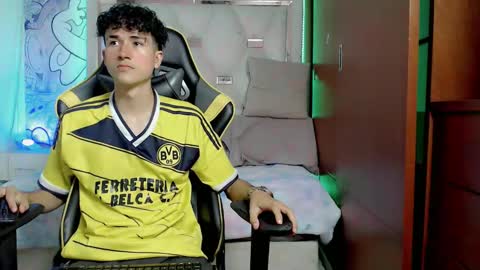 johnny_cagee online show from October 2025 05:08:02 AM