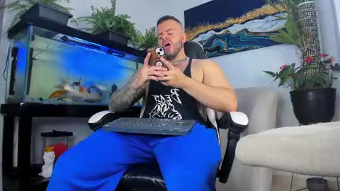 Snapshot of johnnygrayson_ chatting on June 2026 01:59:02 AM JOHNNY online show from June 2026 01:59:02 AM
