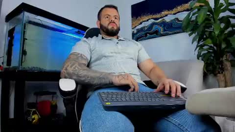 Snapshot of johnnygrayson_ chatting on July 2026 02:04:02 AM JOHNNY online show from July 2026 02:04:02 AM