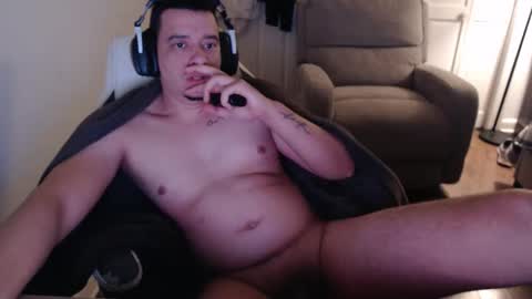 Snapshot of johnpyyy chatting on February 2026 06:01:02 AM Shimu online show from February 2026 06:01:02 AM