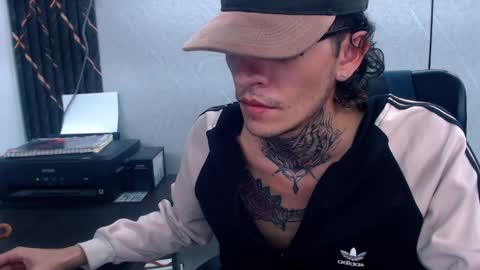 Snapshot of johnsonisaac94_ chatting on February 2025 05:31:02 AM johnsonisaac94 online show from February 2025 05:31:02 AM