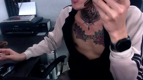 Snapshot of johnsonisaac94_ chatting on February 2025 08:35:01 AM johnsonisaac94 online show from February 2025 08:35:01 AM