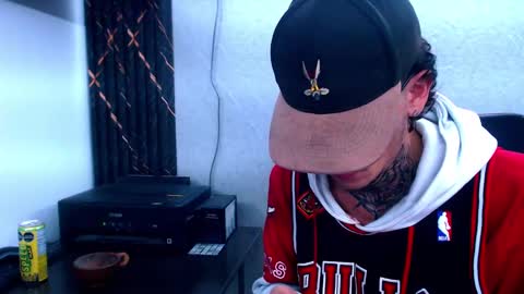 Snapshot of johnsonisaac94_ chatting on February 2025 05:29:01 AM johnsonisaac94 online show from February 2025 05:29:01 AM