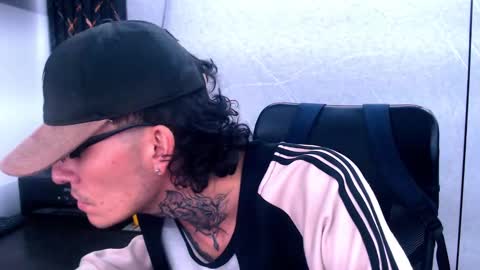 Snapshot of johnsonisaac94_ chatting on February 2025 05:29:02 AM johnsonisaac94 online show from February 2025 05:29:02 AM