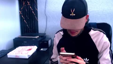 Snapshot of johnsonisaac94_ chatting on February 2025 04:30:02 AM johnsonisaac94 online show from February 2025 04:30:02 AM